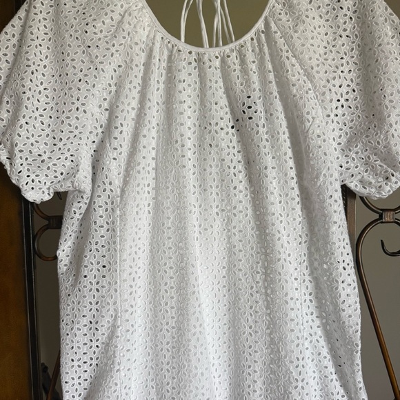 NWT J Crew White Eyelet Women Top - Picture 1 of 4